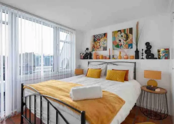 Hyde Park Rooftop Apartment